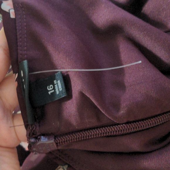 Torrid maroon floral dress halter off shoulder size 16 - Picture 3 of 4